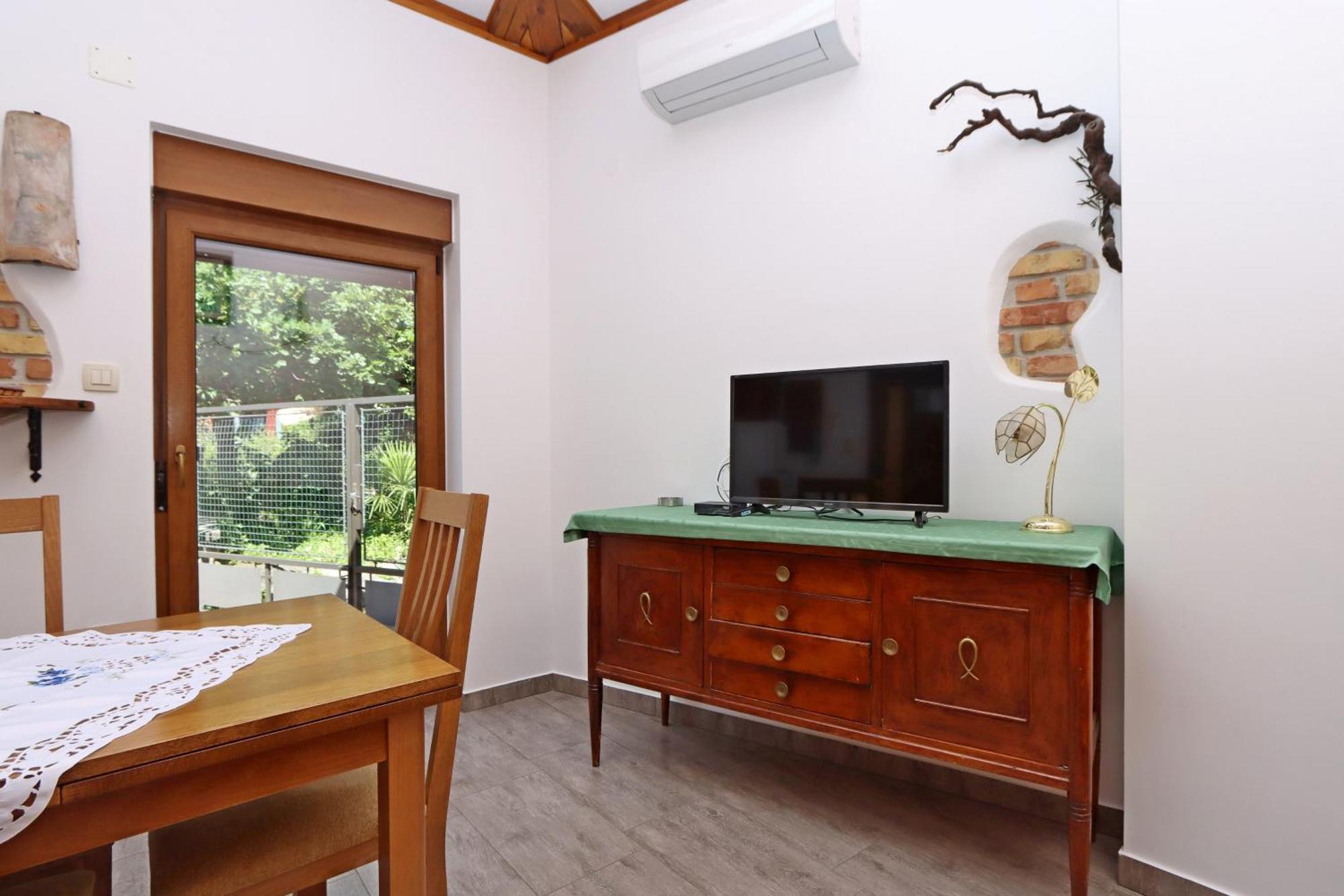 Apartments With A Parking Space Opatija - Pobri, Opatija - 7813 Матули Стая снимка