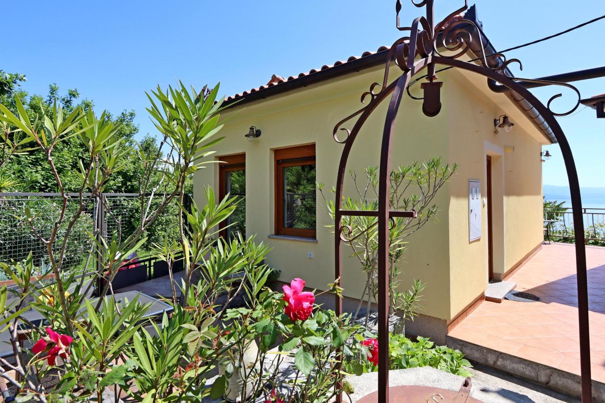 Apartments With A Parking Space Opatija - Pobri, Opatija - 7813 Матули Екстериор снимка
