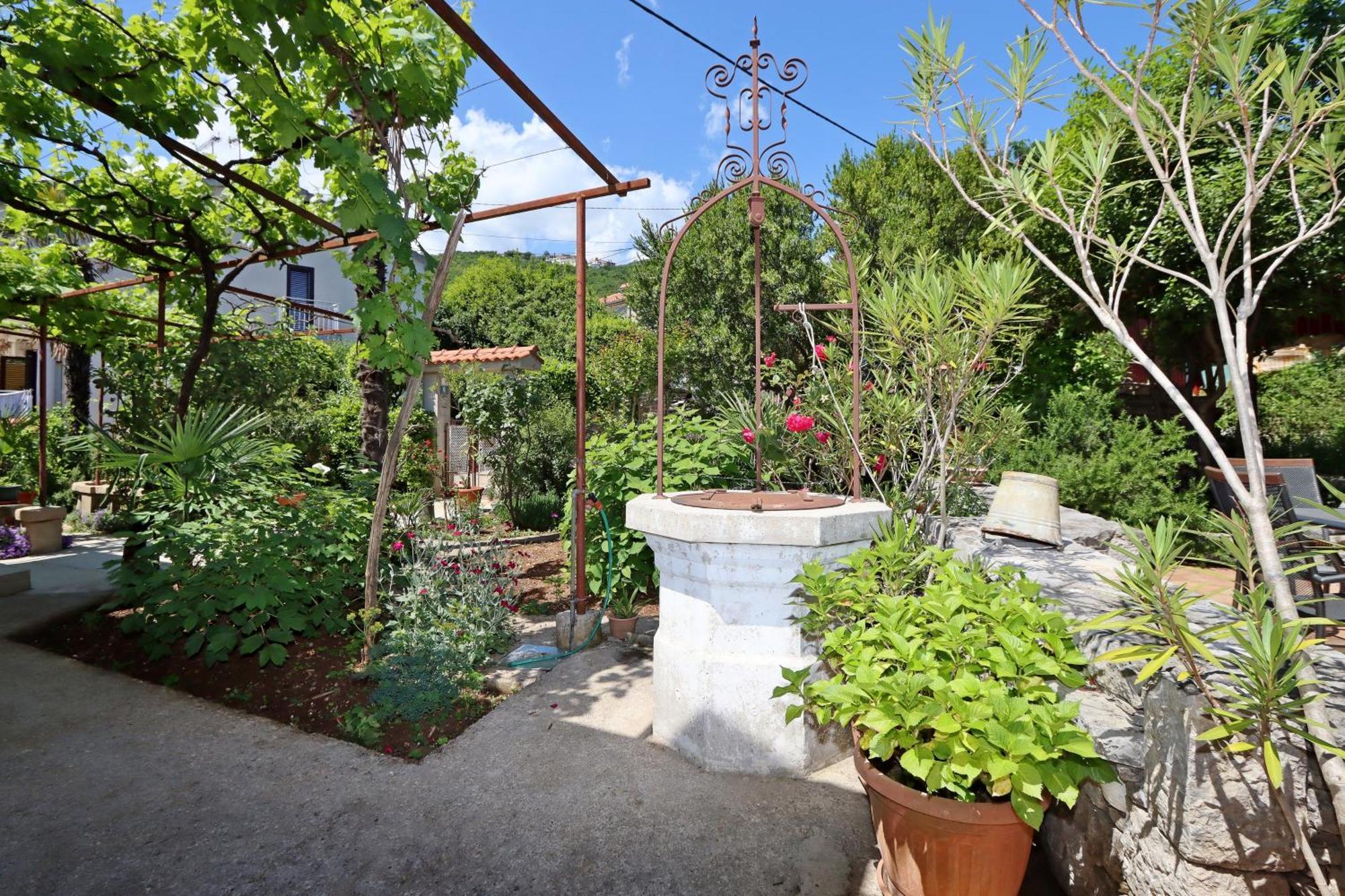 Apartments With A Parking Space Opatija - Pobri, Opatija - 7813 Матули Екстериор снимка